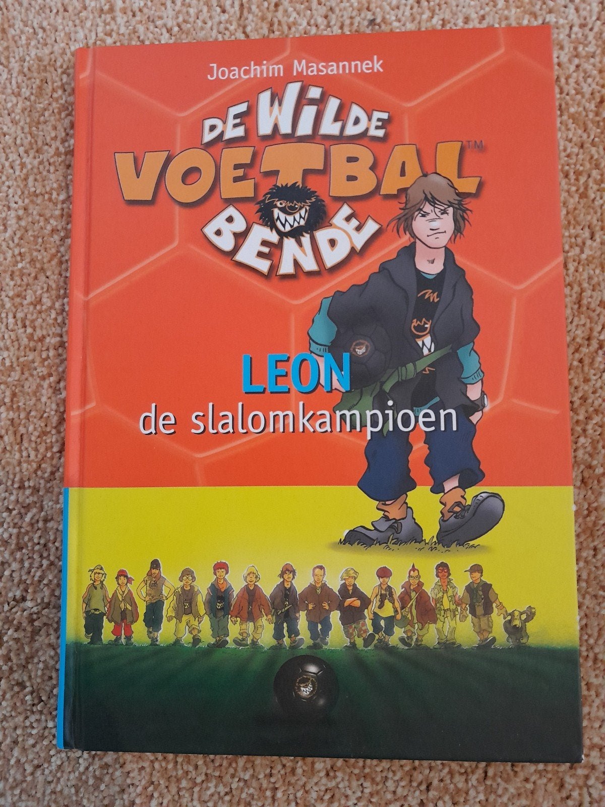 De wilde voetbal bende, Leon de slalomkampioen., Boeken, Ophalen
