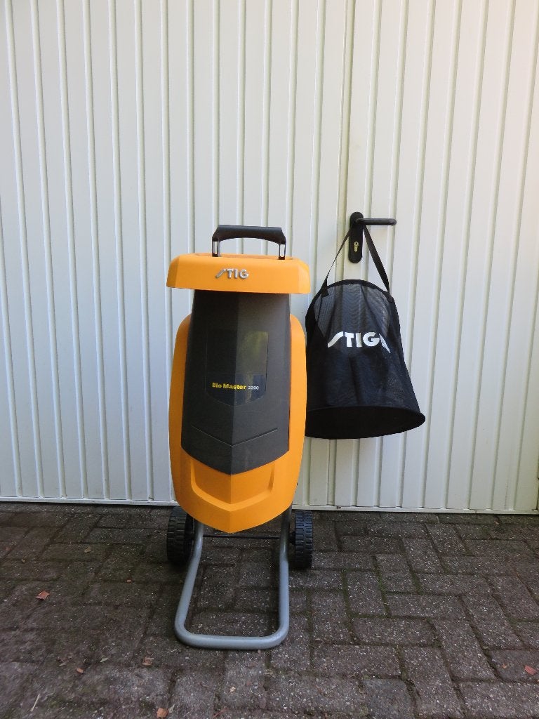 Hakselaar Stiga Bio-Master 2200, Ophalen, Stiga, Zo goed als nieuw, Met opvangzak