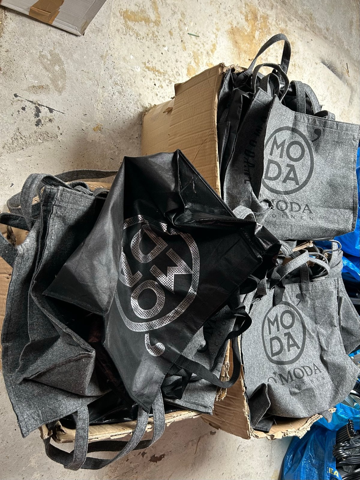 Diverse herbruikbare vilten tassen, Ophalen, Gebruikt, Grijs, Shopper