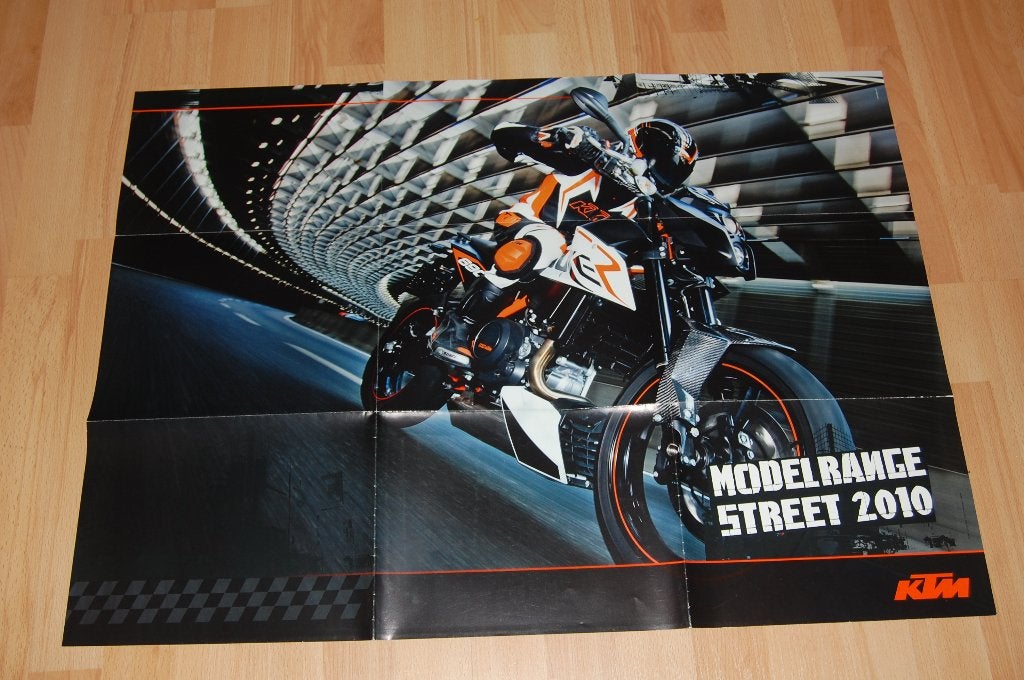 KTM street modellen brochure/poster 2010, Motoren, Handleidingen en Instructieboekjes, Ophalen of Verzenden, Overige merken
