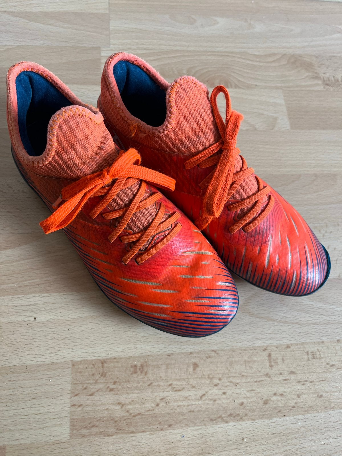 Kipsta oranje voetbalschoenen, maat 33, Gebruikt, Maat XS of kleiner, Schoenen, Ophalen of Verzenden