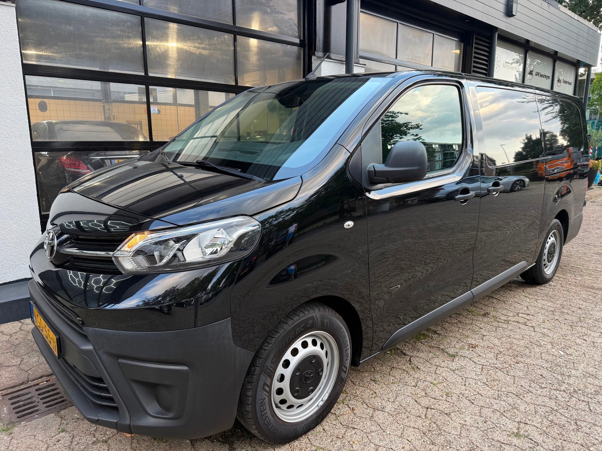 Toyota PROACE Worker 2.0 D-4D Black Line, Auto's, Bestelauto's, Voorwielaandrijving, Parkeersensor, Stof, Gebruikt