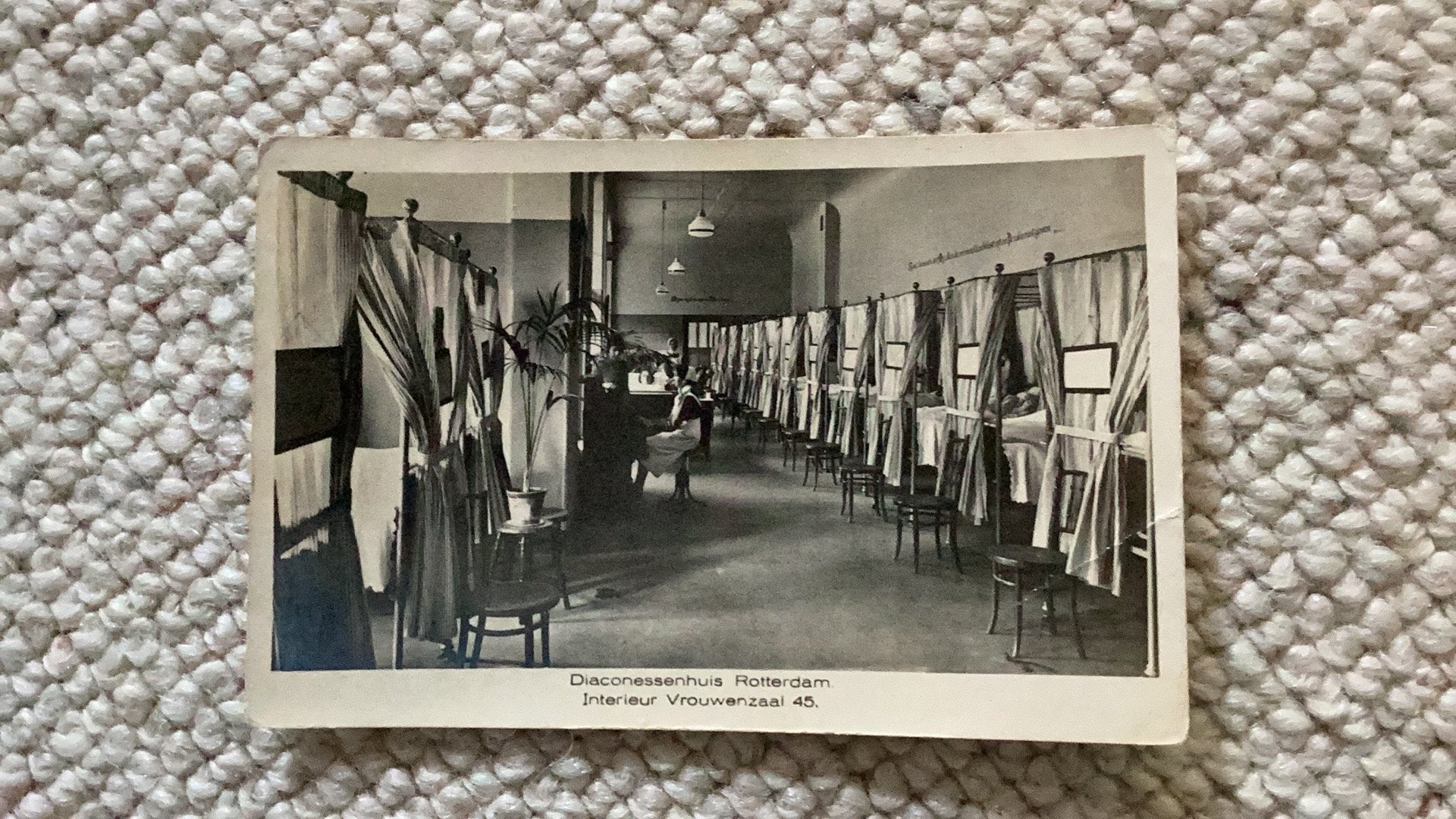 Fotokaart Rotterdam Diaconessenhuis Veouwenzaal 45. 935, Ophalen of Verzenden, 1940 tot 1960, Gelopen, Zuid-Holland