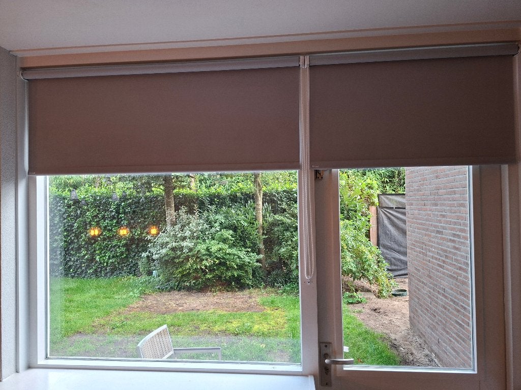 Veneta rolgordijn verduisterend licht grijs 2x, Ophalen, Overige merken, Rolgordijn, 150 cm