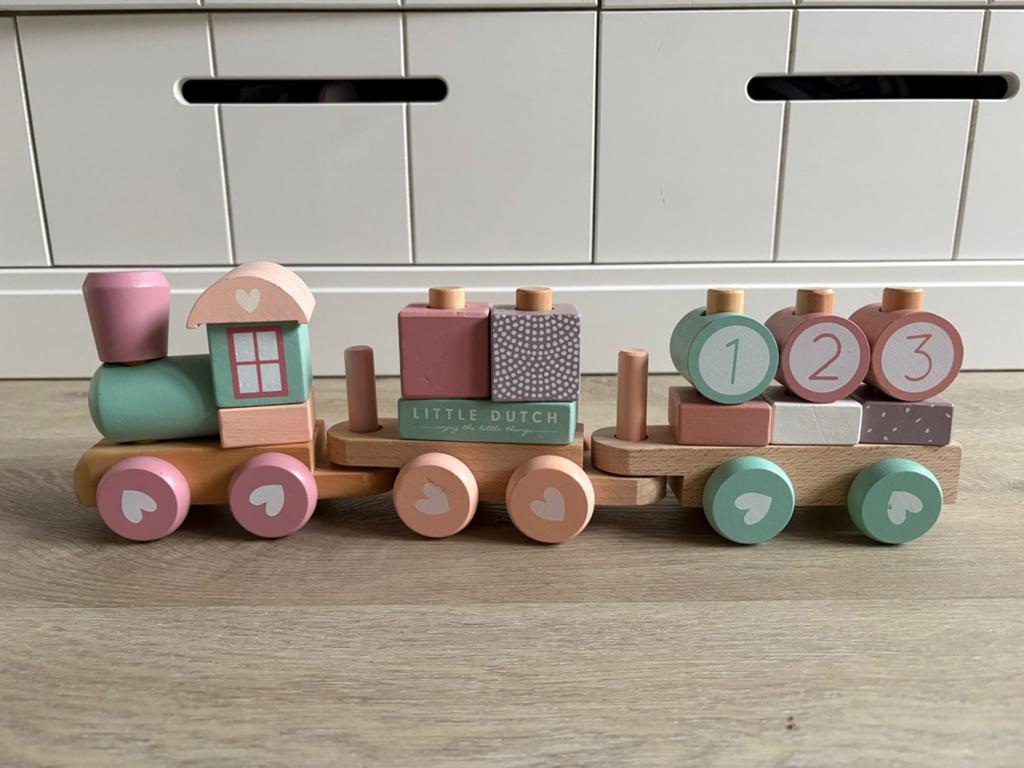 Little dutch houten trein met blokken roze/mint, Kinderen en Baby's, Speelgoed | Houten speelgoed, Ophalen of Verzenden, Zo goed als nieuw