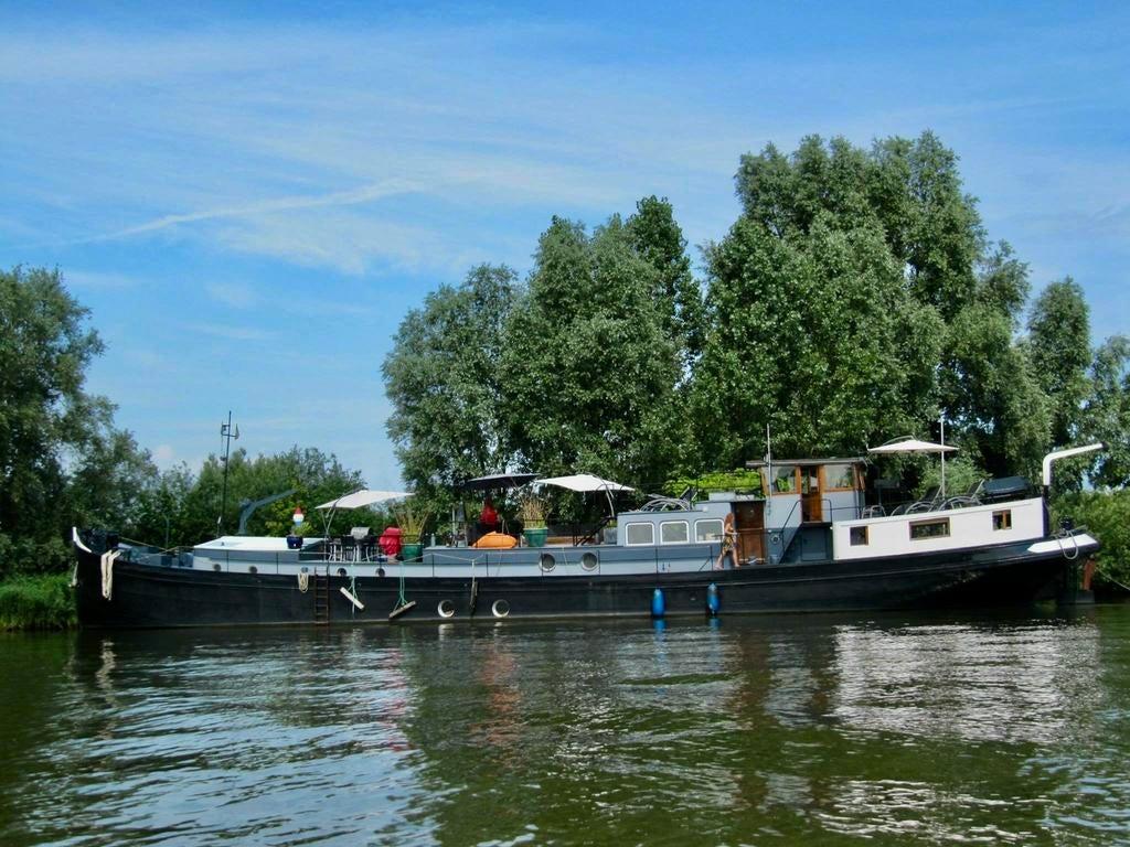 Appartement op woonschip te huur 50m2 Amsterdam met terras., Huizen en Kamers, Huizen te huur, Twee onder één kap, Direct bij eigenaar