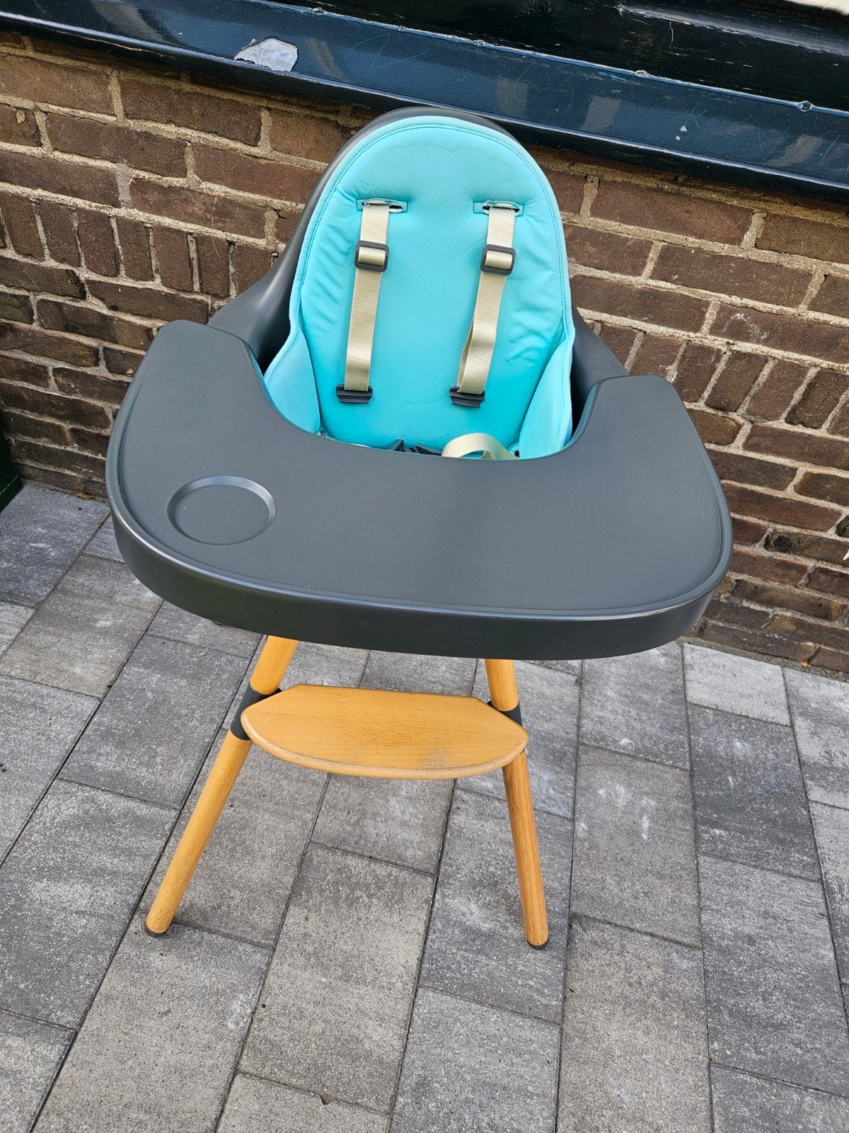Childhome Evolu 2 meegroeistoel met eetblad en kussen, Kinderen en Baby's, Kinderstoelen, Ophalen, Gebruikt, Meegroeistoel, Gordel(s)