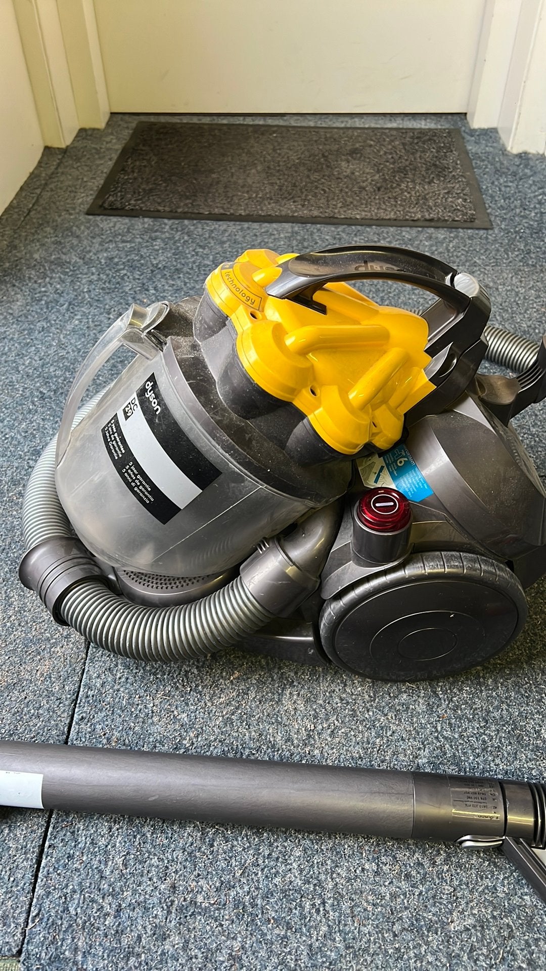 Dyson DC29 stofzuiger - defect voor onderdelen of reparatie, Ophalen of Verzenden, Dyson, Niet werkend, Geschikt voor harde vloeren