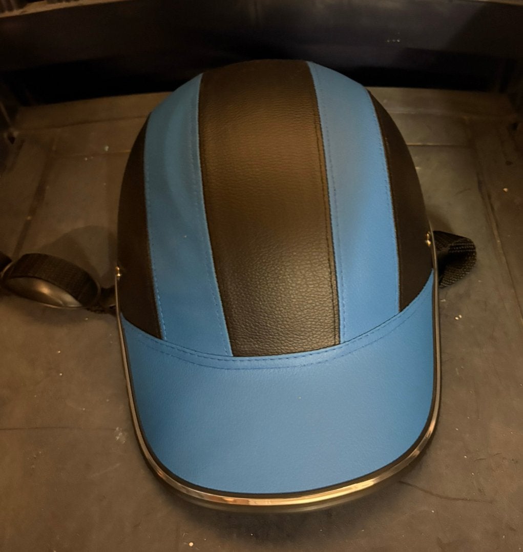 Fietshelm ‘baseballpet’ blauw/zwart kunstleer (PU-leer), Ophalen of Verzenden, Zo goed als nieuw
