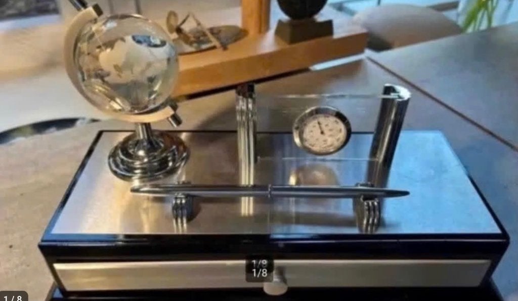 Korting Bureau set klok thermometer pen lade wereldbol, Ophalen of Verzenden, Zo goed als nieuw, X, X