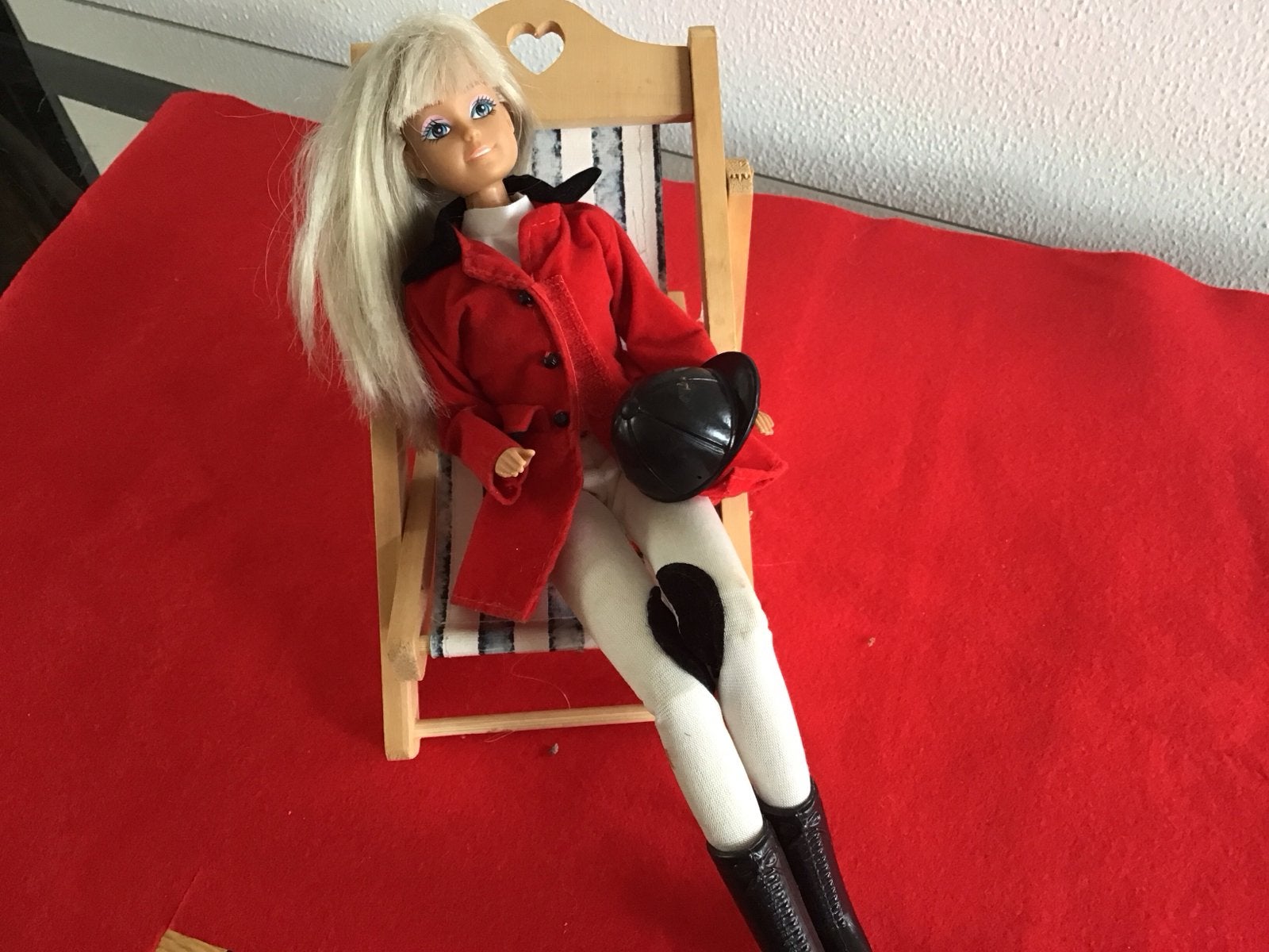 Vintage Barbie in ruiteroutfit met stoeltje, Ophalen of Verzenden, Nieuw, Barbie
