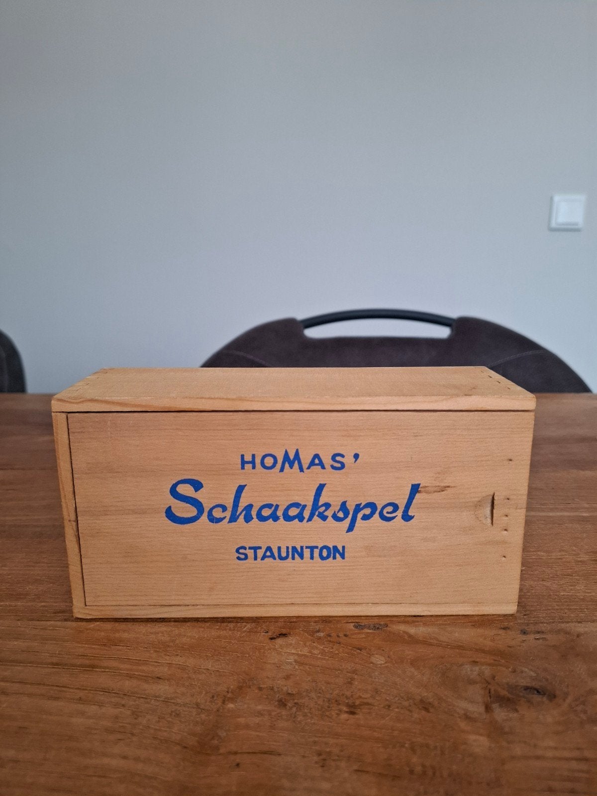 Homas Schaakspel Staunton in houten kistje, Hobby en Vrije tijd, Een of twee spelers, Ophalen of Verzenden, Zo goed als nieuw