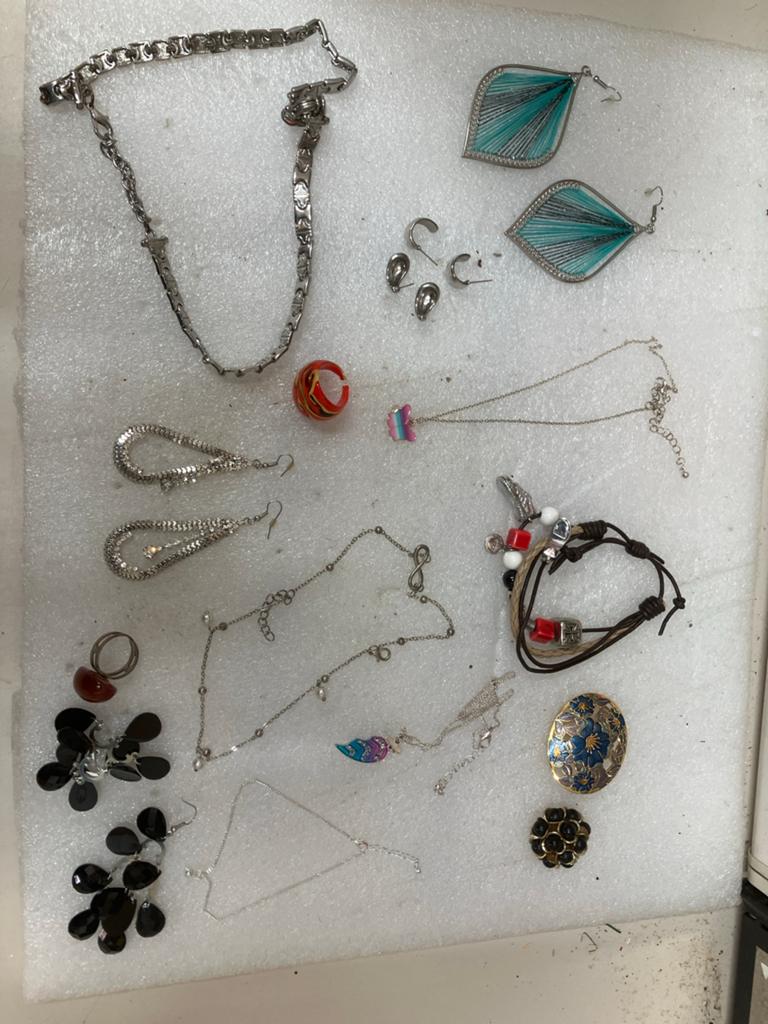 Diverse sieraden: armbanden, kettingen, oorbellen, ringen, b, Ophalen of Verzenden, Gebruikt