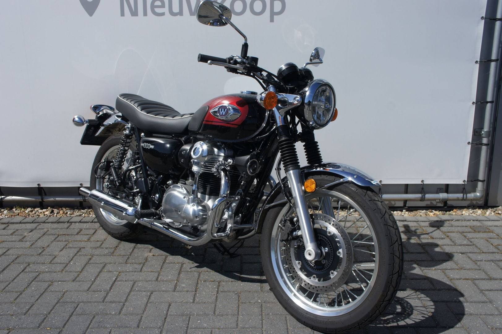 KAWASAKI W800 (bj 2024) 2,105 km, 2 cilinders, Bedrijf, Onbekend, KAWASAKI