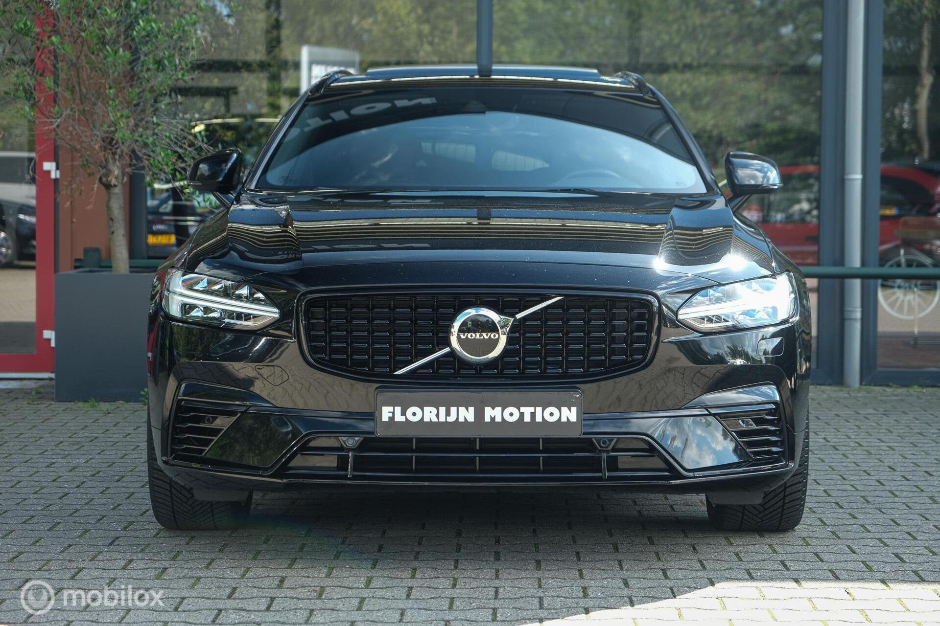 Foto 44 van Volvo V90 2.0 T8 AWD R-Design | Stoel en stuurwielverwarming