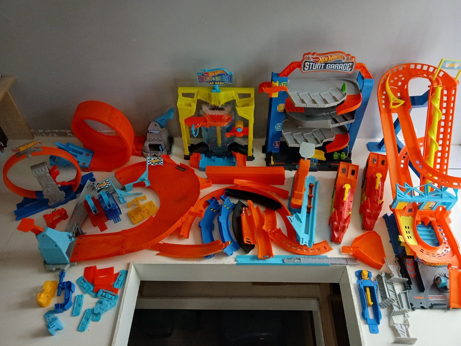 Grote Hot Wheels Racebaan Set met Looping en Garage, Kinderen en Baby's, Racebaan, Ophalen of Verzenden, Zo goed als nieuw, Hot Wheels
