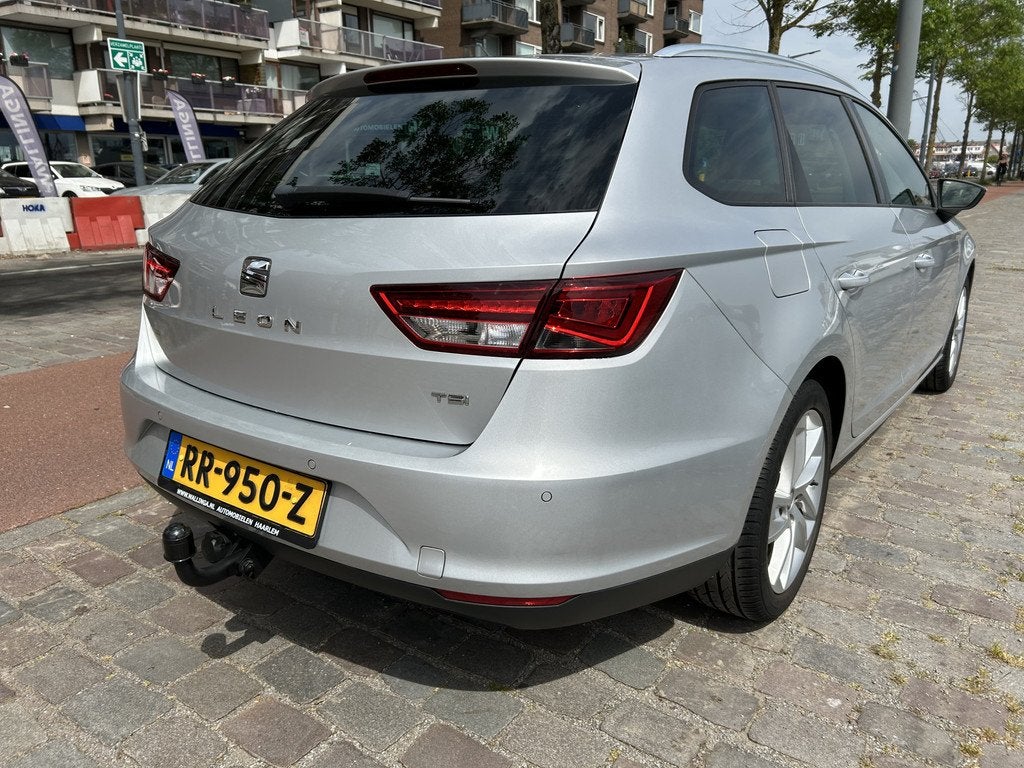 SEAT Leon ST 1.2 TSI Style Business Navigatie Airco/ecc keur, Gebruikt, 4 cilinders, Leon, 49 €/maand