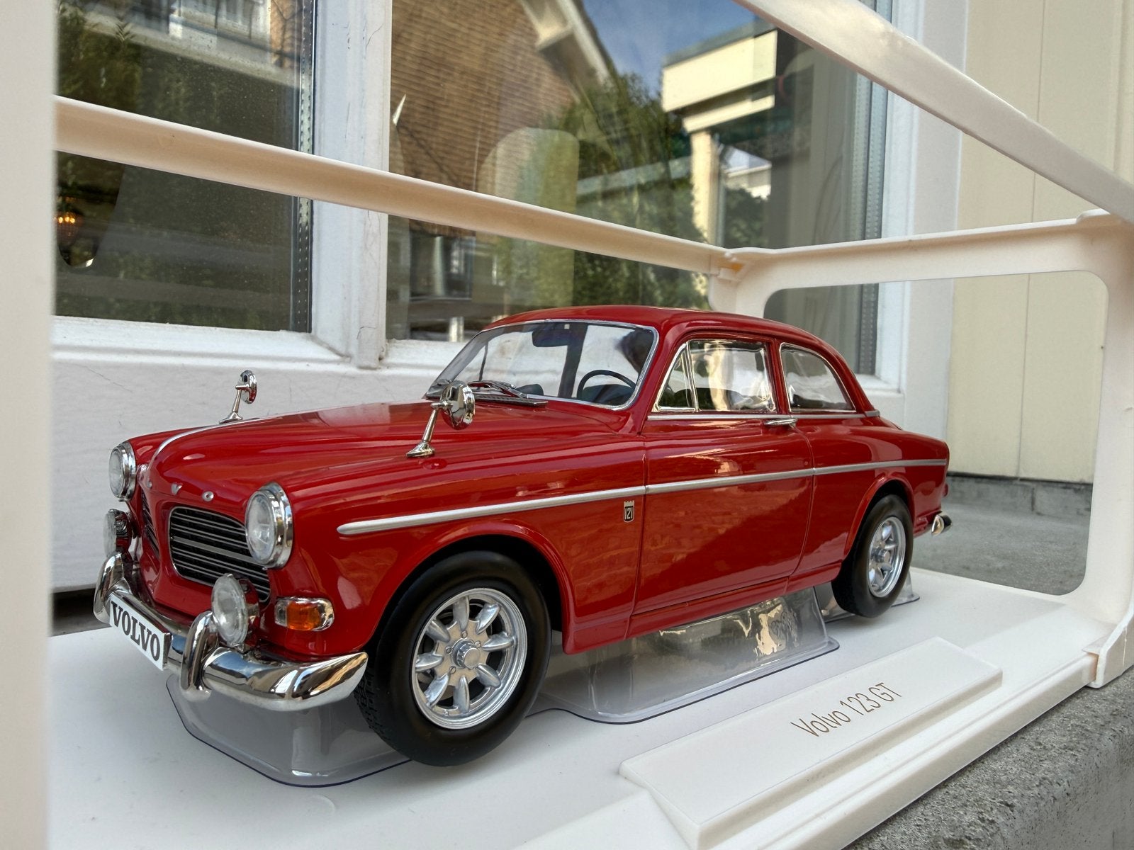 1:18 Volvo Amazone 123 GT rood 1968 Norev 188741, Auto, Norev, 70-72 Av. de Bohlen, Vaulx-en-Velin, 69120, France, Norev