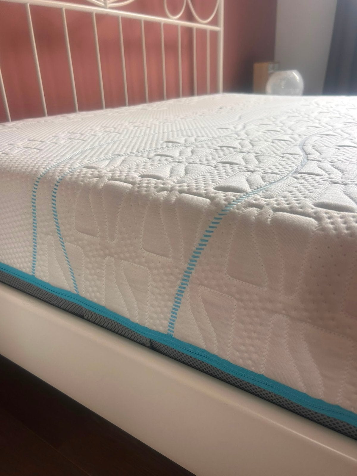 Bed wit ijzeren frame 140 bij 200 cm, Ophalen, Zo goed als nieuw, Tweepersoons, 140 cm