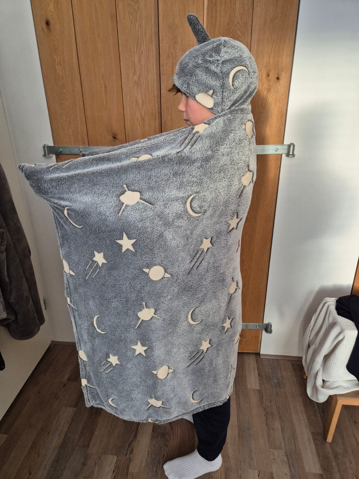 Grijze fleece cape met glow in the dark effect, Ophalen of Verzenden, Zo goed als nieuw