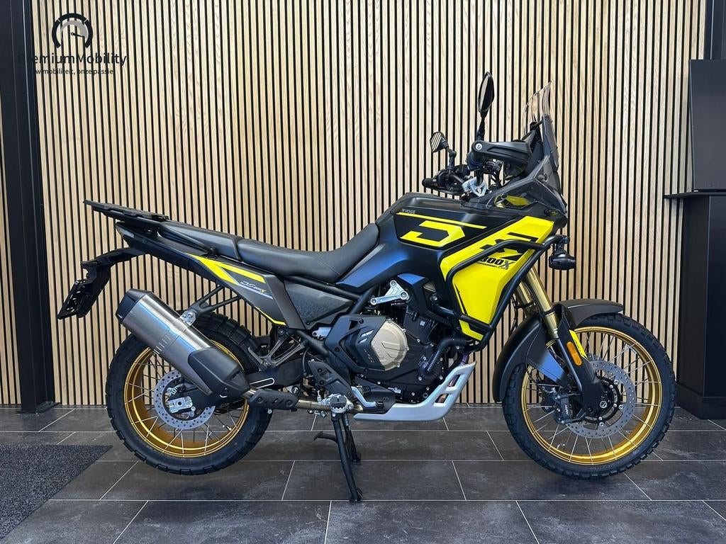 VOGE DS800 RALLY (GEEL), 2 cilinders, Motorrijbewijs A, Bedrijf, Onbekend
