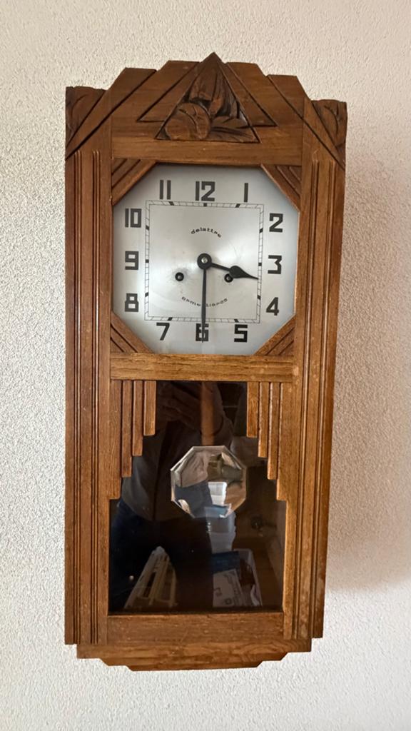 Antieke Delatte wandklok met slinger., Antiek en Kunst, Ophalen