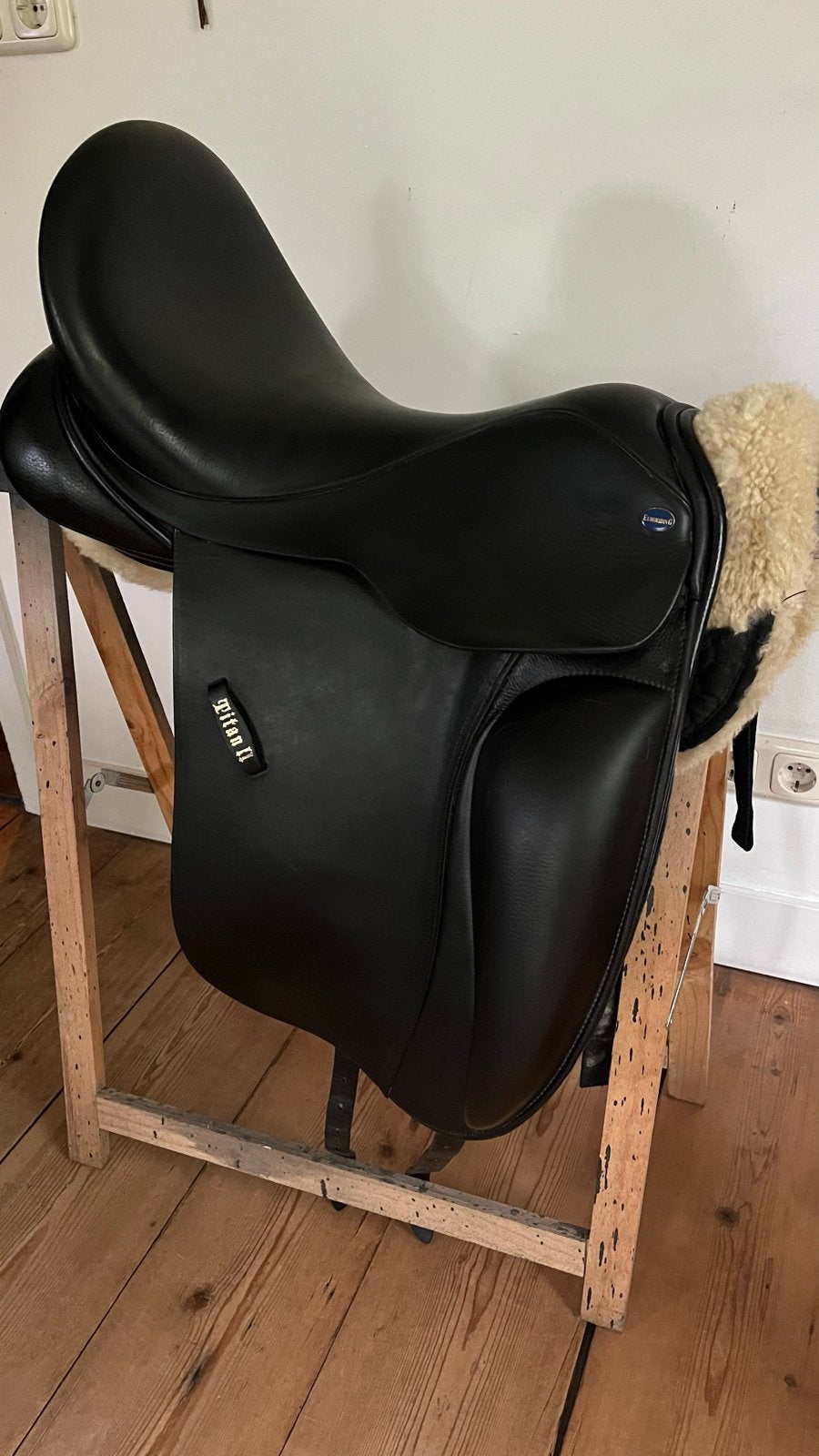 Euroriding Titan II dressuurzadel 18 inch, Dieren en Toebehoren, Paarden en Pony's | Zadels, Ophalen, Gebruikt, Dressuur