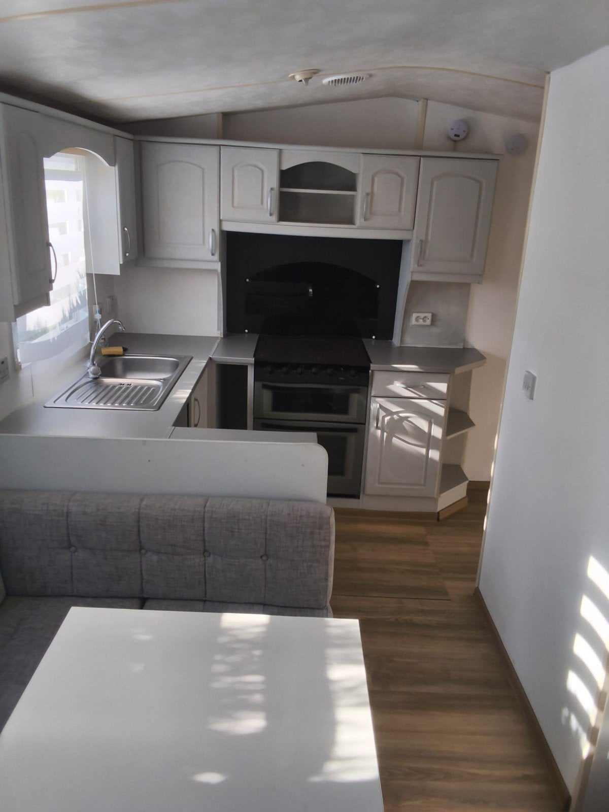 Speciale Aanbieding Sta Caravan m. losse Voorbouw Unit ., Tot en met 4