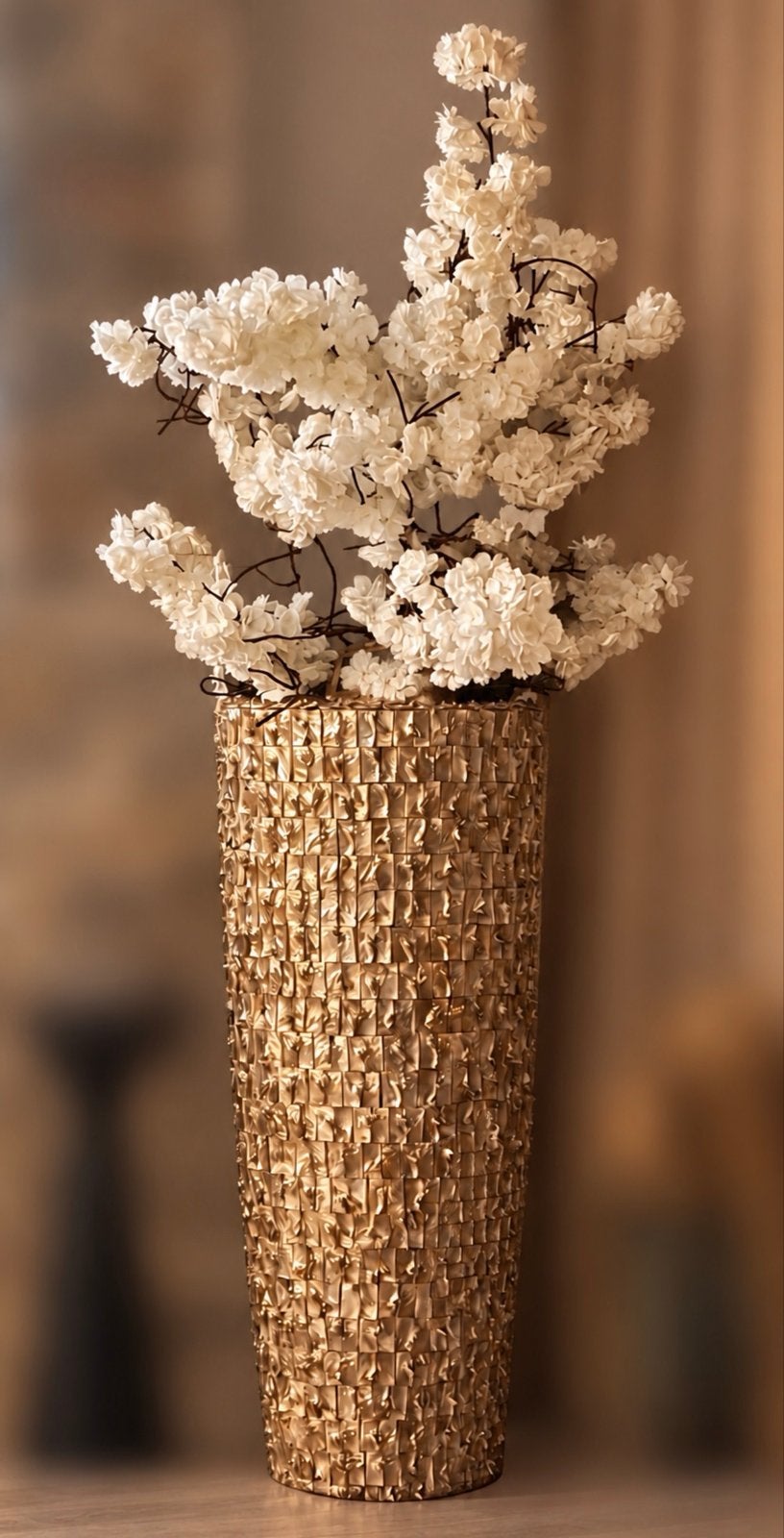 Gouden vaas met kunstbloemen - Elegant en decoratief, Huis en Inrichting, Ophalen, Overige materialen, Inclusief decoratie, Zo goed als nieuw
