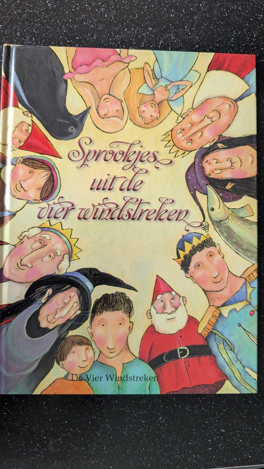 Sprookjes uit de vier windstreken - Hardcover, Ophalen of Verzenden, Gelezen