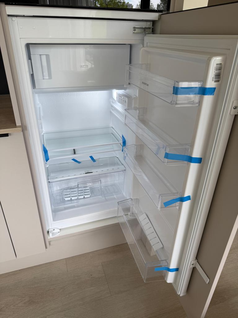 Nieuwe inbouw koelkast met vriesvakje Inventum, 100 tot 150 liter, Nieuw, 45 tot 60 cm, Met vriesvak