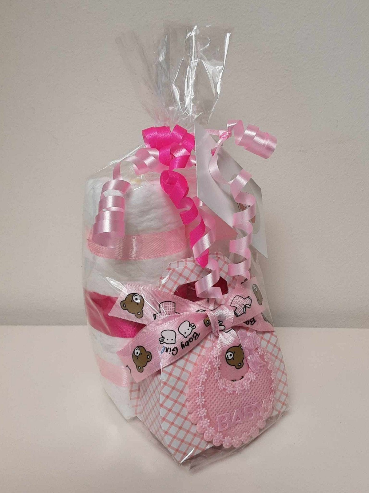 Cadeaupakketje met 2 pampers en een cadeaudoosje met sokjes, Kinderen en Baby's, Ophalen of Verzenden, Nieuw