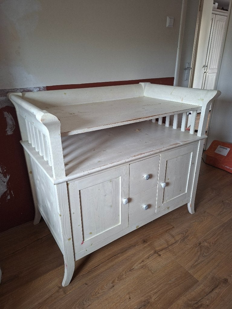 Foto 2 van Commode/kast