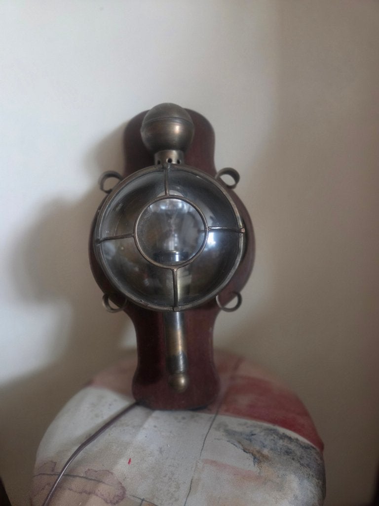 Antieke scheepslamp / wandlamp van messing, Ophalen