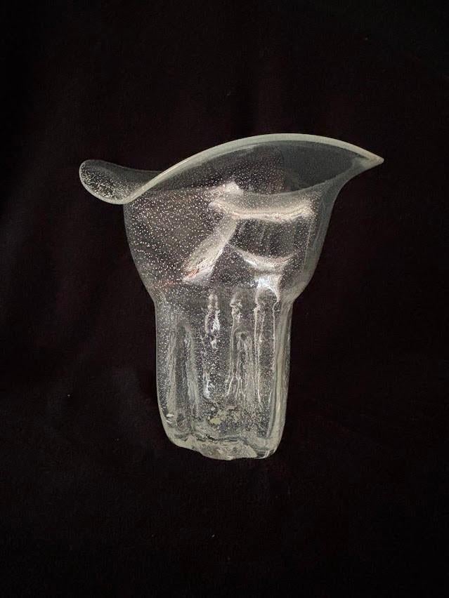 Mieke Groot ,vaas met 'deuken' 1991, Ophalen