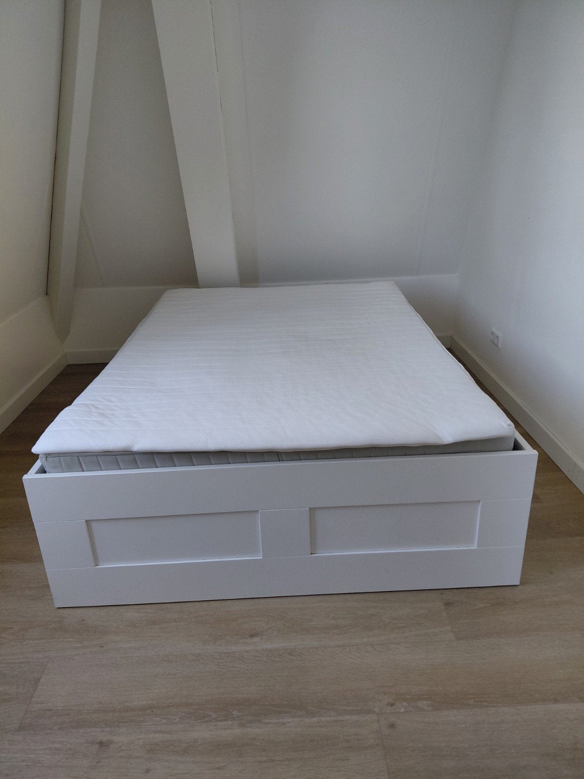 IKEA Brimnes bed met matras en topper, gratis, Ophalen, Eenpersoons, Wit, Zo goed als nieuw