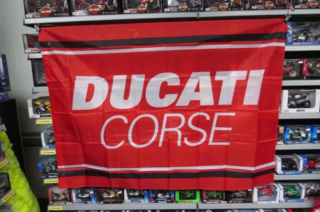 Ducati corse vlag flag 2356002 140x90 140 x 90 cm., Info@gruppopritelli.it, Nieuw, Via ottorino respighi, 54 – 47841 cattolica
