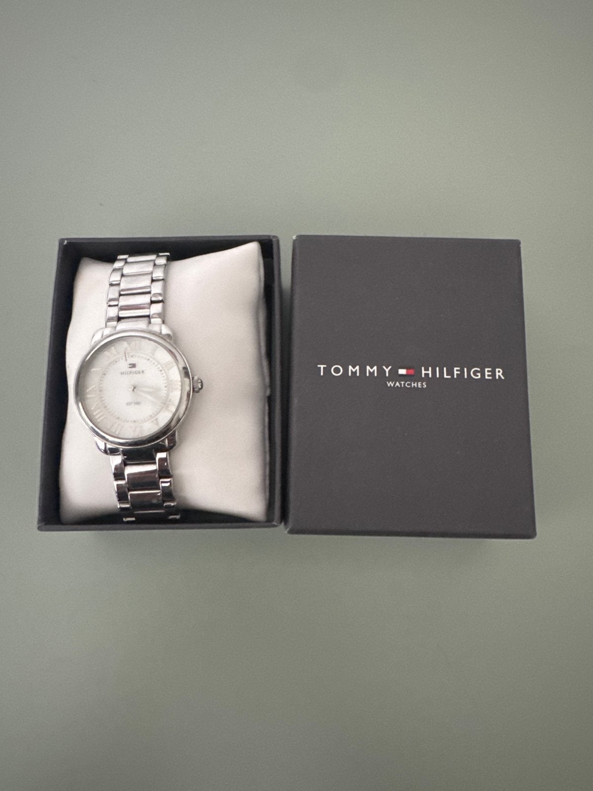 Tommy Hilfiger horloge - Batterij moet vervangen worden, Ophalen of Verzenden, Gebruikt, Staal, Polshorloge