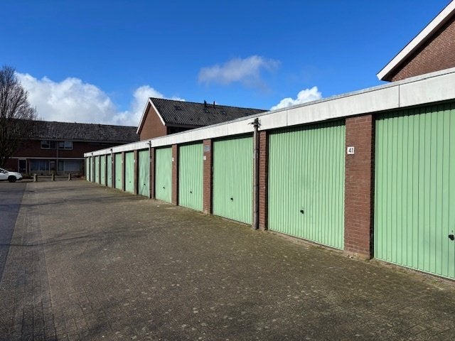 TE HUUR Grote Garagebox met ELECTRA in Zoetermeer, Facet Vastgoed, Info@facetvastgoed.nl, Stephensonstraat 45
