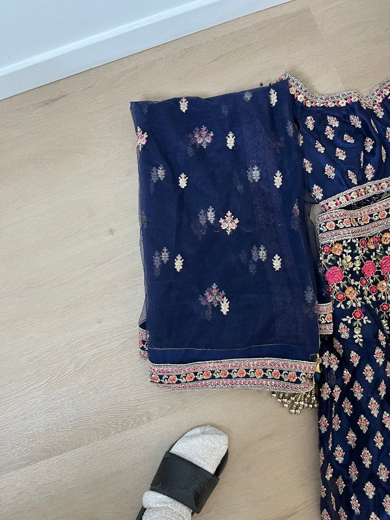lehenga, Ophalen of Verzenden, Zo goed als nieuw, Blauw, Overige typen