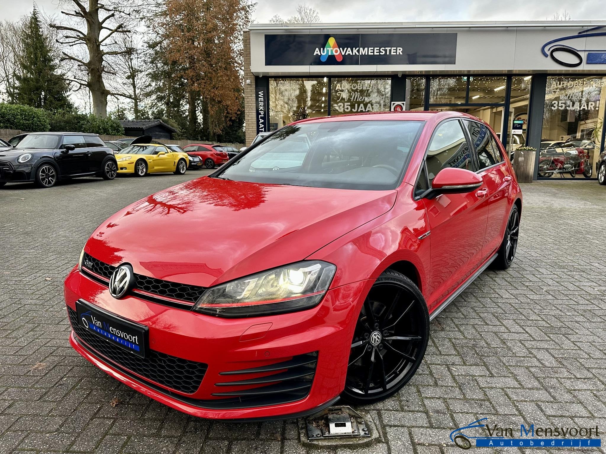 Volkswagen Golf 2.0 GTI 220PK DSG 2eEig|NaviXenon|19inch|Cli, Dealer onderhouden, Stof, Gebruikt, Euro 6