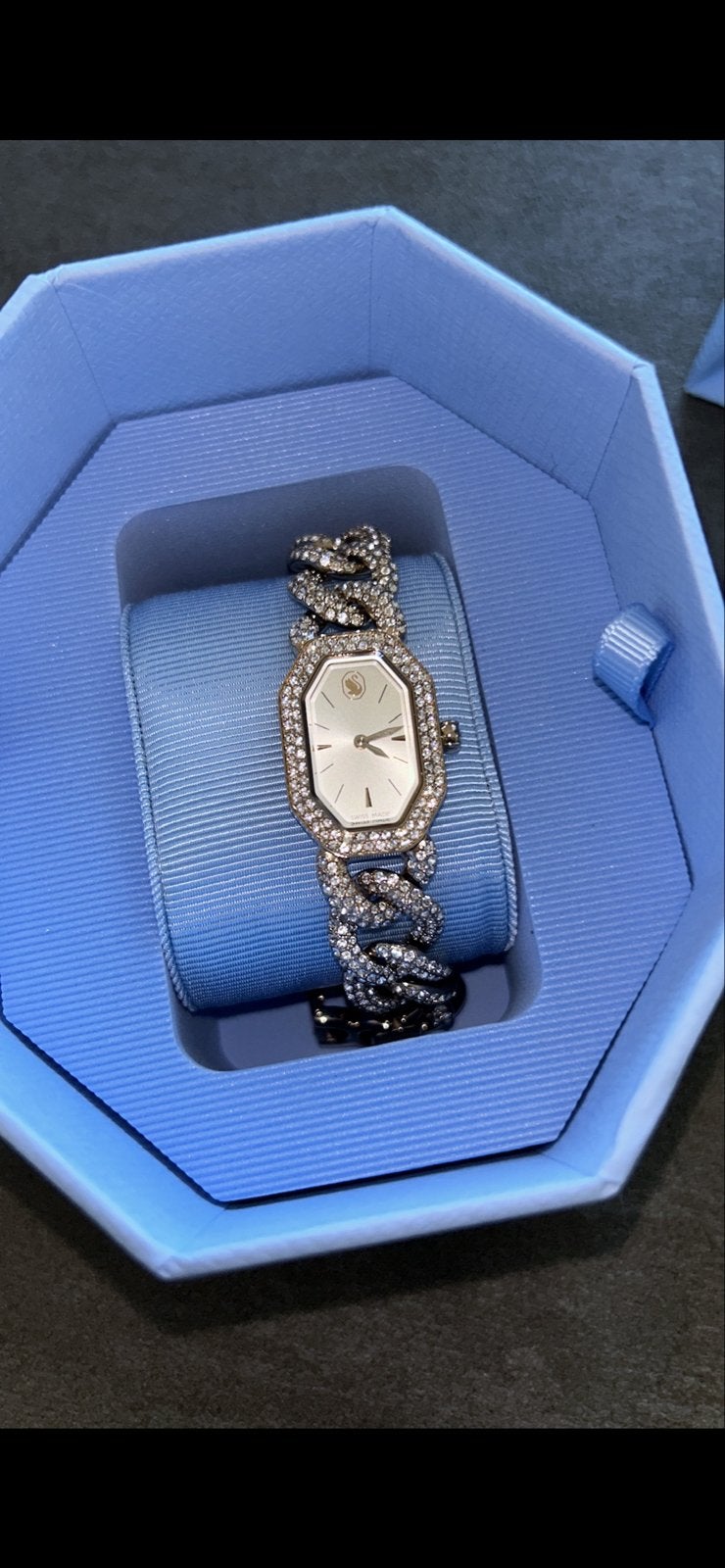 Elegant dameshorloge swarovski, Polshorloge, Zo goed als nieuw, Met strass, Ophalen