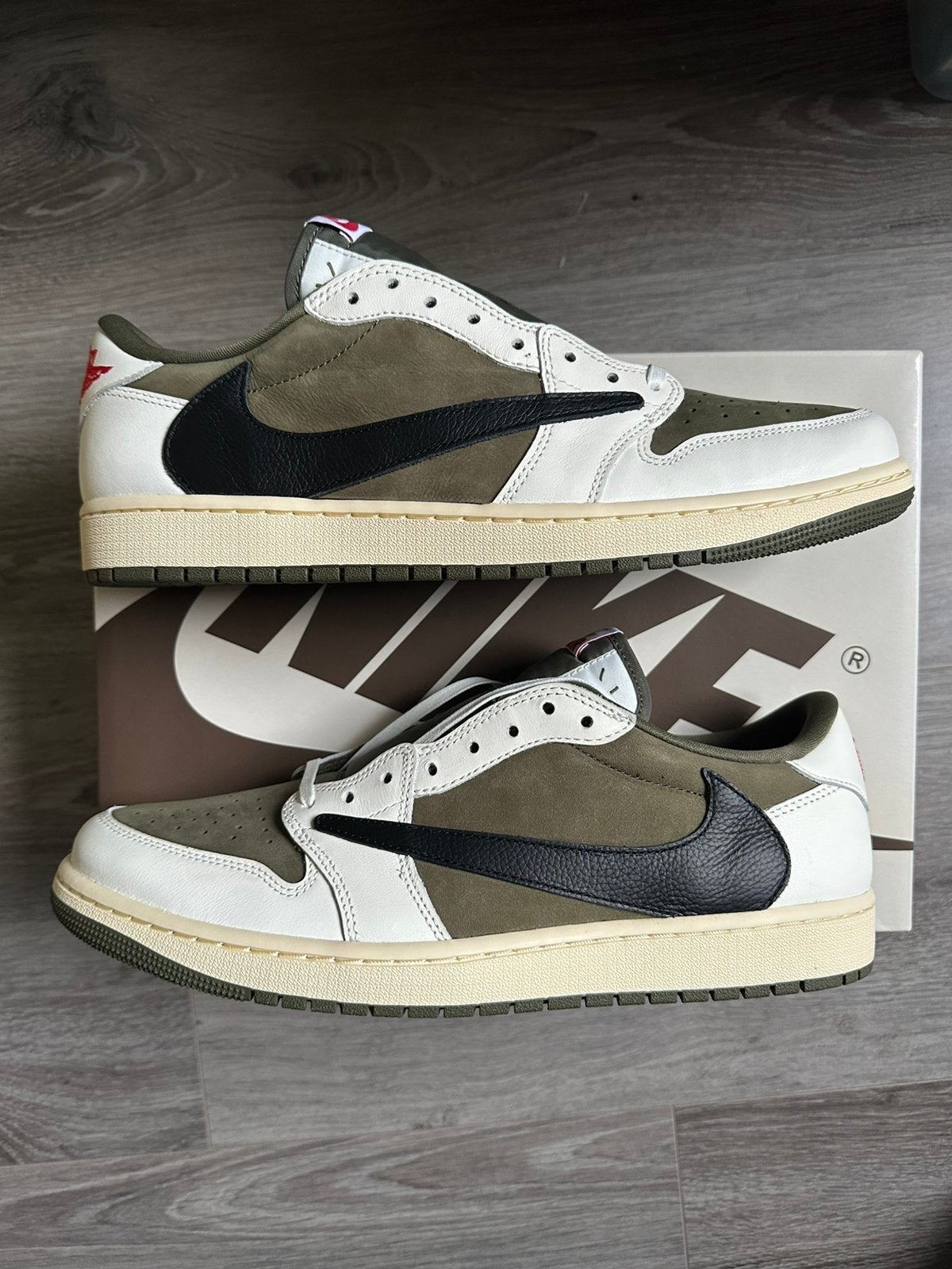 Nike Jordan 1 low Travis Scott Medium Olive EU 47,5 / US 13, Kleding | Heren, Schoenen, Overige kleuren, Nike Jordan, Nieuw, Ophalen of Verzenden