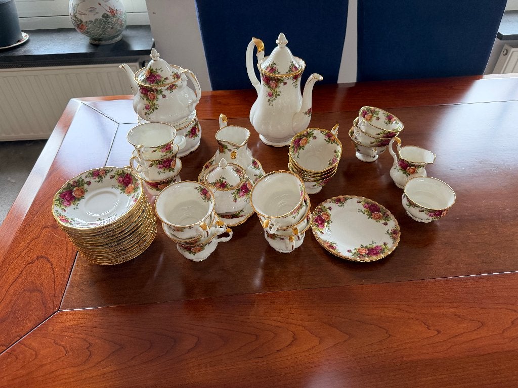 Royal Albert Old Country Roses thee en koffie set, Ophalen of Verzenden