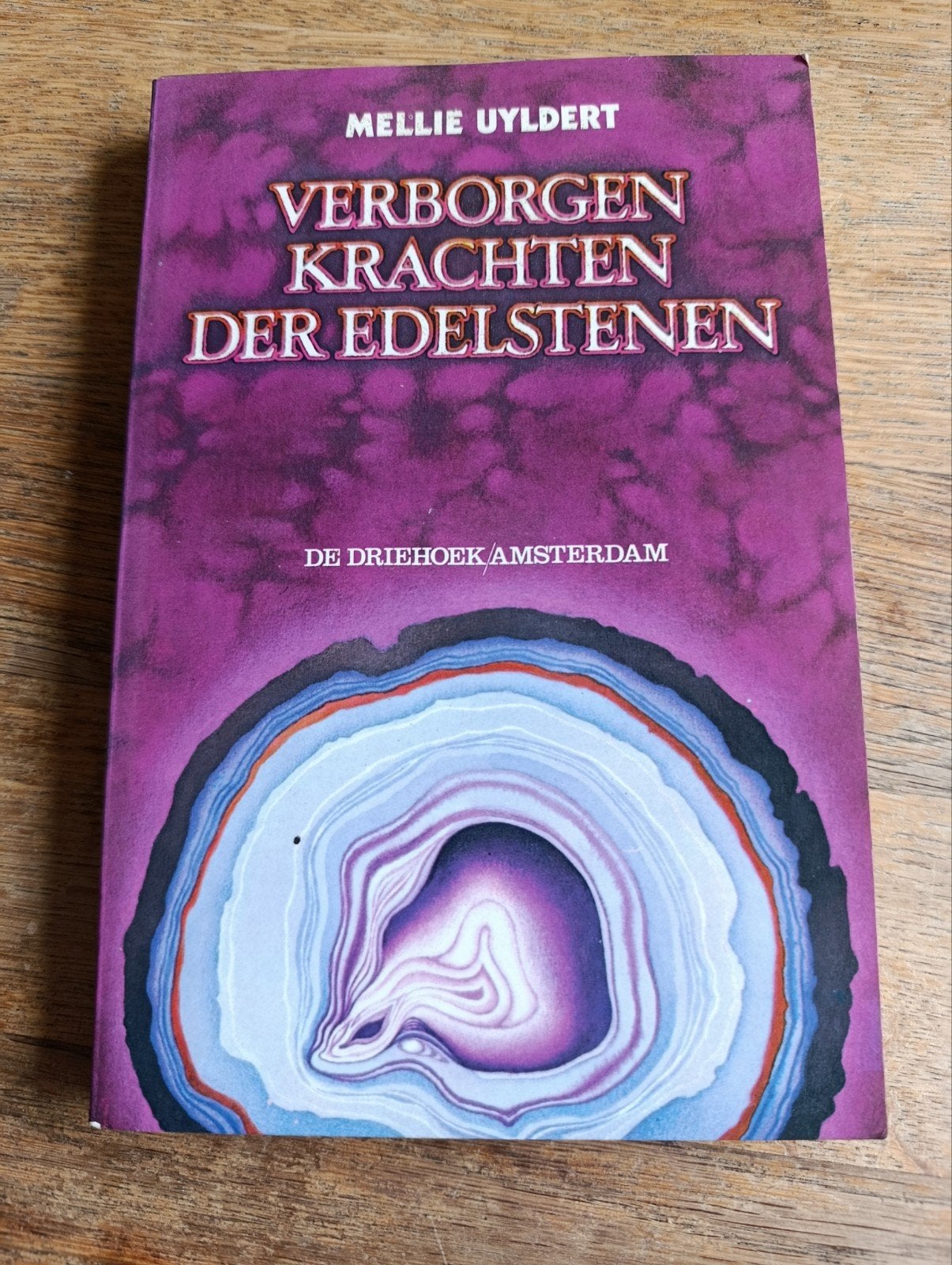 Verborgen krachten der edelstenen, Mellie Uyldert, Boeken, Ophalen of Verzenden, Zo goed als nieuw, Spiritualiteit algemeen, Achtergrond en Informatie