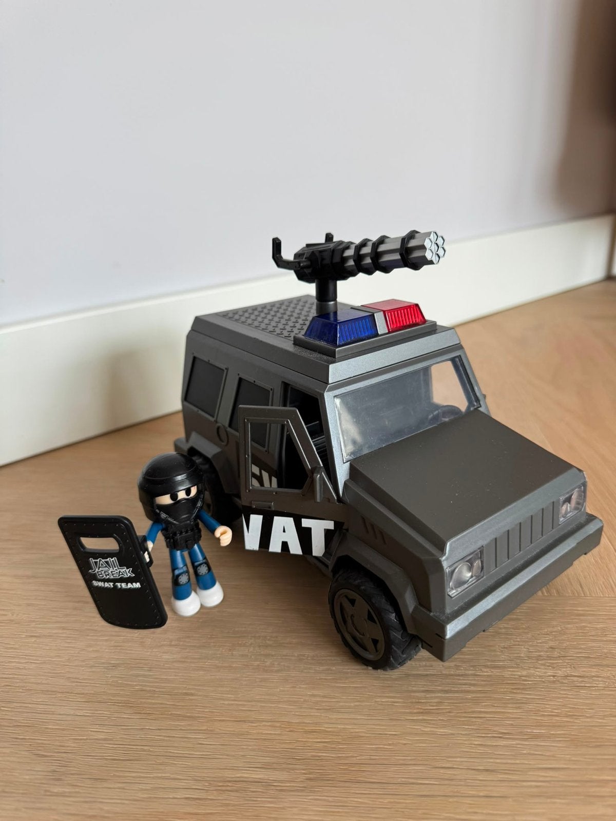 Jailbreak SWAT Team pantserwagen met figuur, Ophalen of Verzenden, Gebruikt