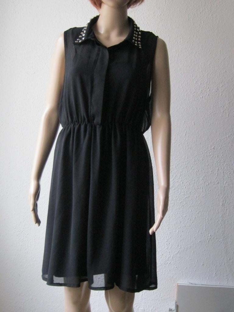maat L, 1 nieuwe Amy&Ivy jurk met studs, ruglengte 95 cm., Kleding | Dames, Jurken, Nieuw, Maat 42/44 (L), Zwart, Boven de knie