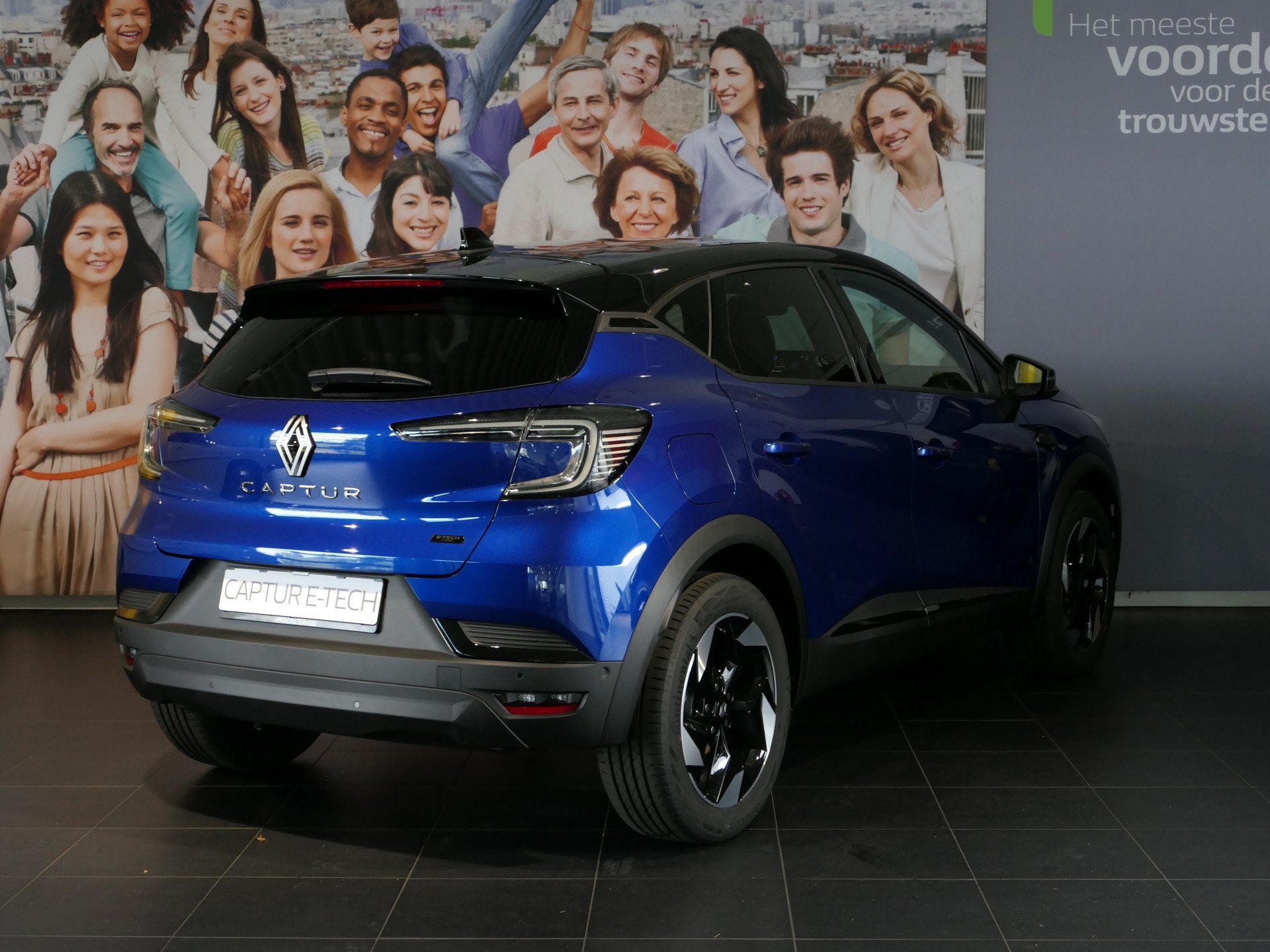 Renault Captur 1.8 E-Tech full hybrid 160 techno Stoel/Stuur, Auto's, Stof, 4 cilinders, Blauw, Overige brandstoffen