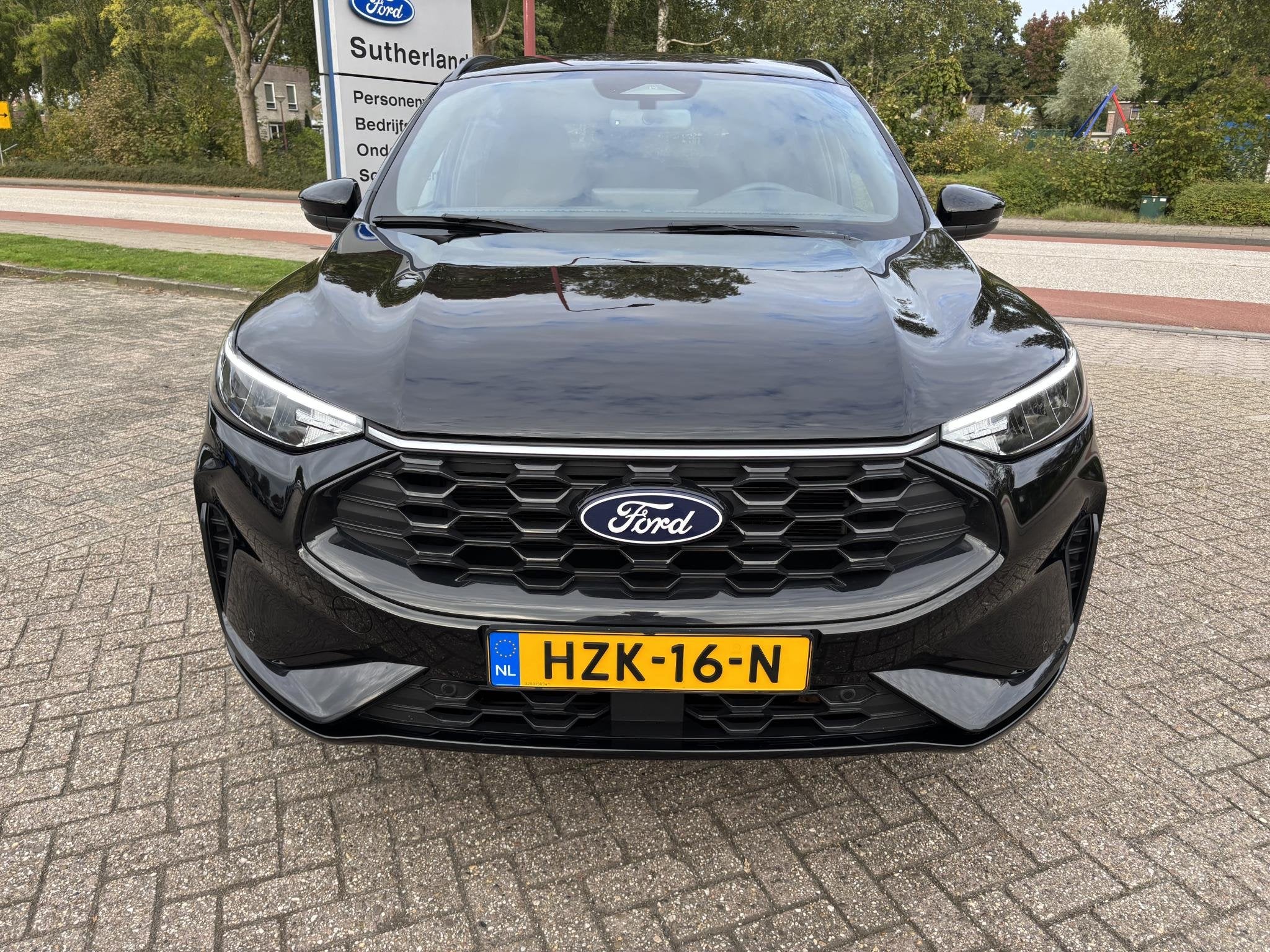Foto 2 van Ford Kuga 2.5 PHEV ST-Line 243pk Wegklapbare Trekhaak | Wint