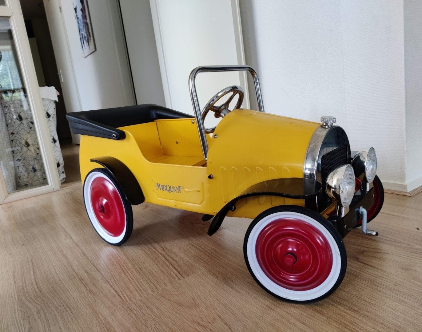 Brum Auto Marquandt Trapauto Geel, Ophalen, Zo goed als nieuw